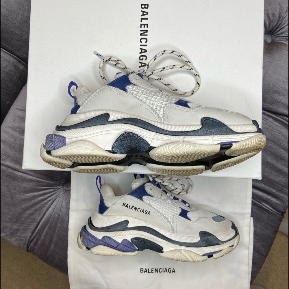Authentic Balenciaga Triple S Tri color Sneakers - Picture 8 of 8
